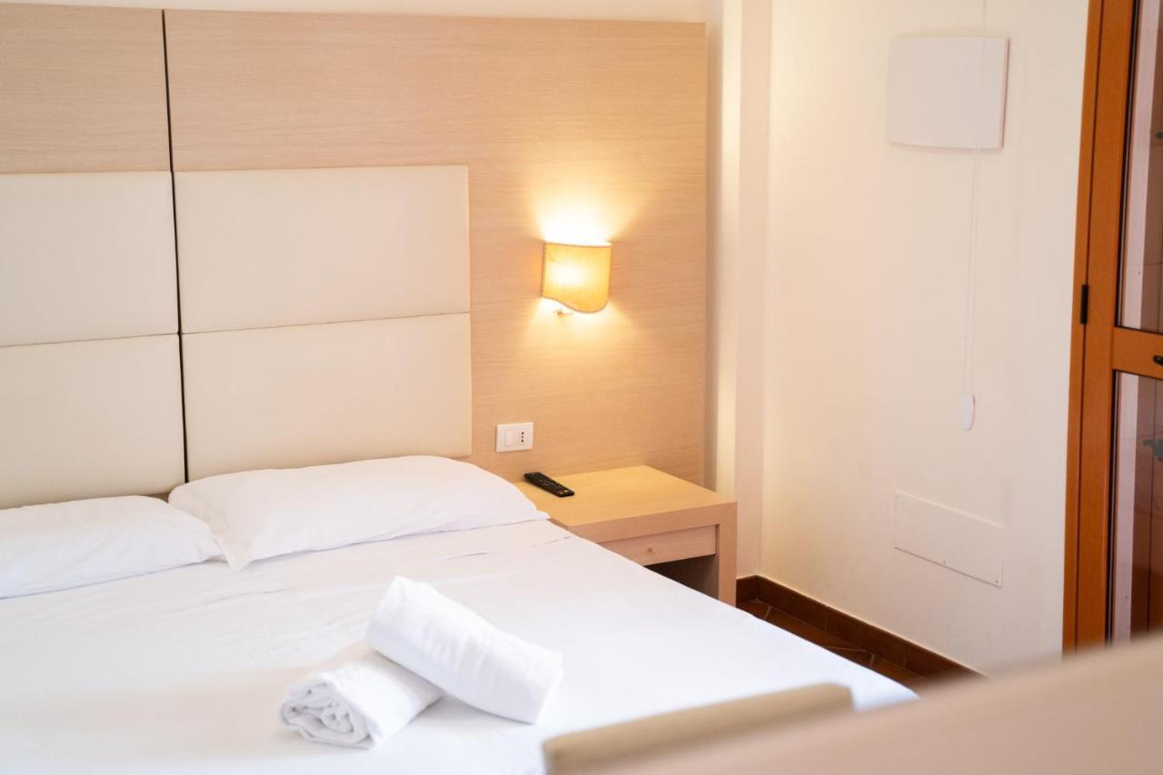 מצאו Taormina Hotel Calipso מראה חיצוני תמונה