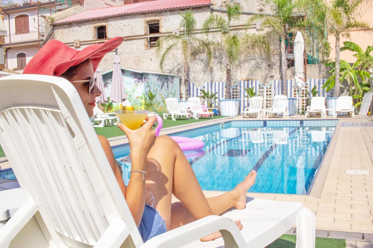 מצאו Taormina Hotel Calipso מראה חיצוני תמונה