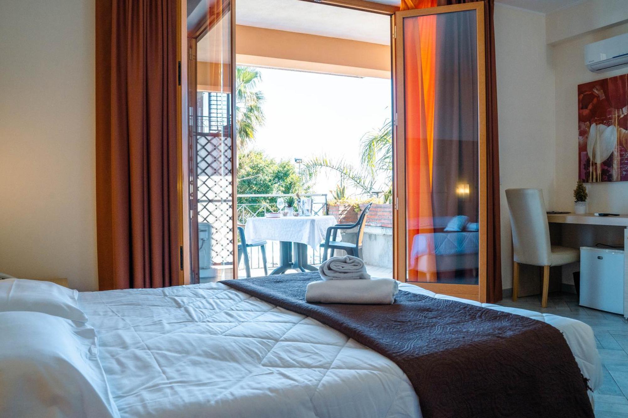 מצאו Taormina Hotel Calipso מראה חיצוני תמונה
